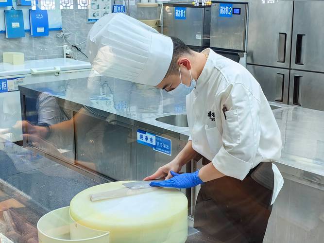 順德魚生獲全省首張餐飲服務認證，引領高品質餐飲“盲選”時代